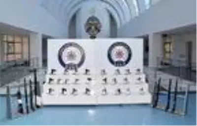 Adana'da aranan 254 kişi yakalandı, 37 ruhsatsız silah ele geçirildi Adana'da aranan 254 kişi yakalandı, 37 ruhsatsız silah ele geçirildi