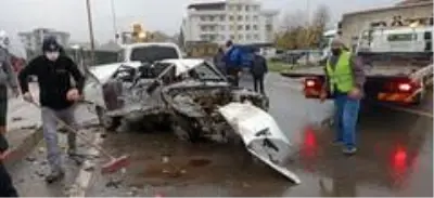 Son dakika haberi: Altı araç birbirine girdi: 1 ölü, 10 yaralı Son dakika haberi: Altı araç birbirine girdi: 1 ölü, 10 yaralı