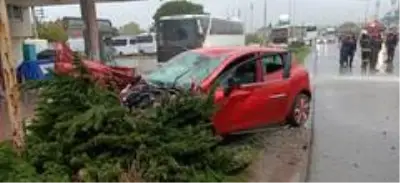 Son dakika haberi: Altı araç birbirine girdi: 1 ölü, 10 yaralı Son dakika haberi: Altı araç birbirine girdi: 1 ölü, 10 yaralı