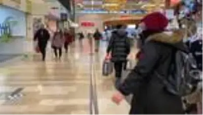 AMSTERDAM - Hollanda'da kapalı alanlarda maske takma zorunluluğu başladı AMSTERDAM - Hollanda'da kapalı alanlarda maske takma zorunluluğu başladı
