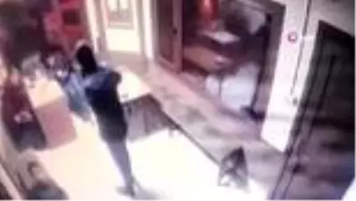 İntikam cinayetinin güvenlik kamerası görüntüleri ortaya çıktı İntikam cinayetinin güvenlik kamerası görüntüleri ortaya çıktı