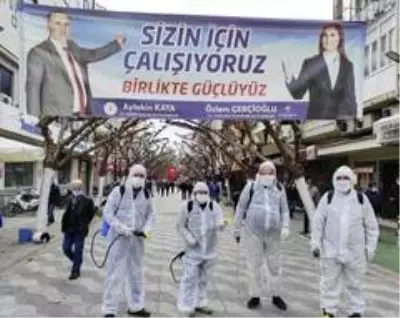 Aydın Büyükşehir dezenfekte çalışmalarını sürdürüyor Aydın Büyükşehir dezenfekte çalışmalarını sürdürüyor