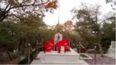 BALIKESİR - Çanakkale kahramanı Seyit Onbaşı vefatının 81. yılında kabri başında anıldı BALIKESİR - Çanakkale kahramanı Seyit Onbaşı vefatının 81. yılında kabri başında anıldı