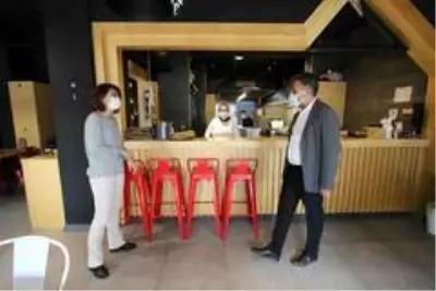 Başkan Sandal'dan Bayraklı esnafı ziyareti Başkan Sandal'dan Bayraklı esnafı ziyareti