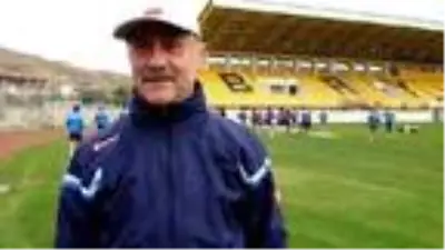 Bayburt Özel İdarespor'da Bülent Topuzoğlu dönemi Bayburt Özel İdarespor'da Bülent Topuzoğlu dönemi