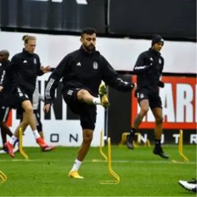 Beşiktaş'ta Vida takımla çalıştı Beşiktaş'ta Vida takımla çalıştı