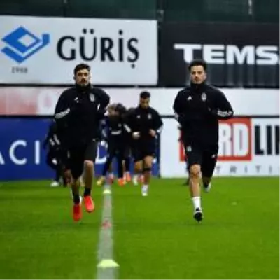 Beşiktaş'ta Vida takımla çalıştı Beşiktaş'ta Vida takımla çalıştı