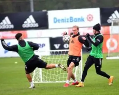Beşiktaş'ta Vida takımla çalıştı Beşiktaş'ta Vida takımla çalıştı