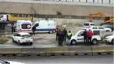 Son dakika haberi: Beylikdüzü'nde şantiye alanında hafriyat kamyonunun altında kalan adam hayatını kaybetti Son dakika haberi: Beylikdüzü'nde şantiye alanında hafriyat kamyonunun altında kalan adam hayatını kaybetti