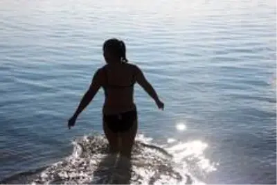 Bodrum'da bitmeyen yaz...Çadırını, masasını, sandalyesini alan sahile koştu Bodrum'da bitmeyen yaz...Çadırını, masasını, sandalyesini alan sahile koştu