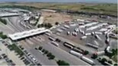 'Bulgaristan'da Kovid-19 önlemleri artırıldı' başlıklı haberimizde sehven yer alan 'Türkiye'den gelen vatandaşların' ifadesini çıkartarak yeniden... 'Bulgaristan'da Kovid-19 önlemleri artırıldı' başlıklı haberimizde sehven yer alan 'Türkiye'den gelen vatandaşların' ifadesini çıkartarak yeniden...