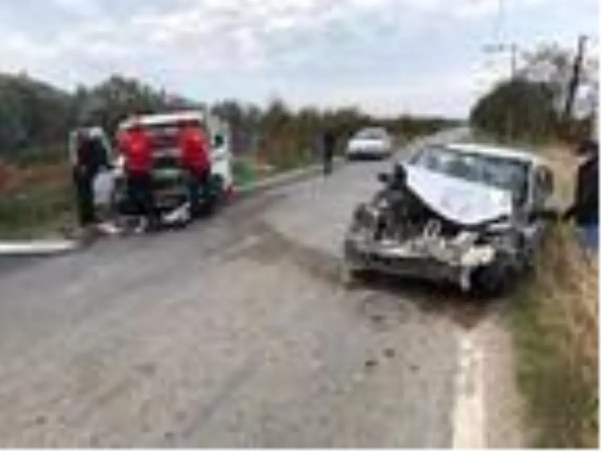 Burhaniye'de trafik kazası: 4 yaralı