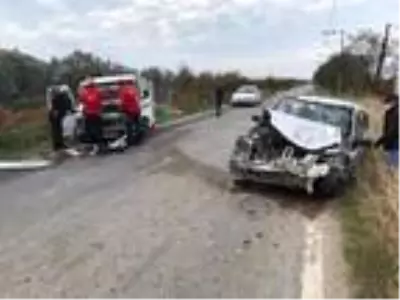 Burhaniye'de trafik kazası: 4 yaralı Burhaniye'de trafik kazası: 4 yaralı