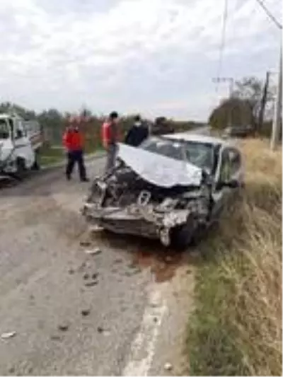 Burhaniye'de trafik kazası: 4 yaralı Burhaniye'de trafik kazası: 4 yaralı