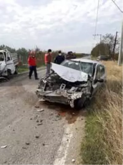 Burhaniye'de trafik kazası: 4 yaralı Burhaniye'de trafik kazası: 4 yaralı
