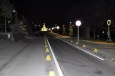 Hafta içi kısıtlamasının başlamasıyla cadde ve sokaklar boşaldı, Eskişehir'de sessizlik hakim oldu Hafta içi kısıtlamasının başlamasıyla cadde ve sokaklar boşaldı, Eskişehir'de sessizlik hakim oldu