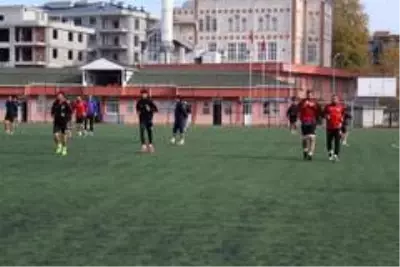 Çarşambaspor'da 'suni çim' endişesi Çarşambaspor'da 'suni çim' endişesi