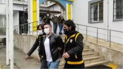 Cezaevi önündeki kurşunlama olayının zanlıları adliyeye sevk edildi Cezaevi önündeki kurşunlama olayının zanlıları adliyeye sevk edildi