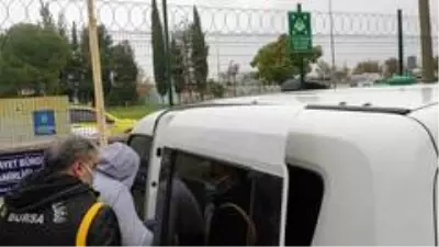 Cezaevi önündeki kurşunlama olayının zanlıları adliyeye sevk edildi Cezaevi önündeki kurşunlama olayının zanlıları adliyeye sevk edildi