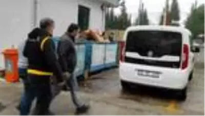 Cezaevi önündeki kurşunlama olayının zanlıları adliyeye sevk edildi Cezaevi önündeki kurşunlama olayının zanlıları adliyeye sevk edildi