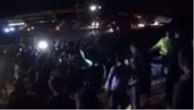 Son dakika haberleri! Cizre'de şarampole devrilen kömür yüklü tır yandı: 1 ölü Son dakika haberleri! Cizre'de şarampole devrilen kömür yüklü tır yandı: 1 ölü