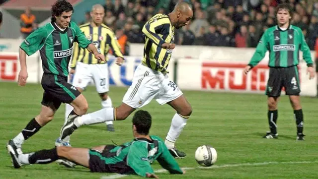 Denizlispor Fenerbahce Nin 2006 Yilinda Sampiyonlugu Kaybettigi Maci Paylasti Spor Haberleri