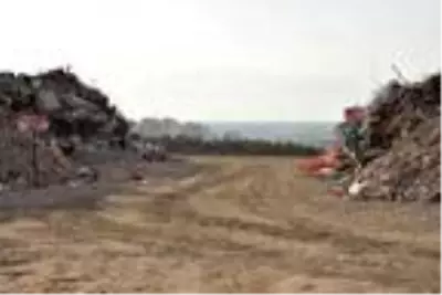 Depremde yıkılan binaların molozları korunuyor Depremde yıkılan binaların molozları korunuyor