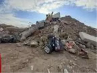 Depremde yıkılan binaların molozları korunuyor Depremde yıkılan binaların molozları korunuyor