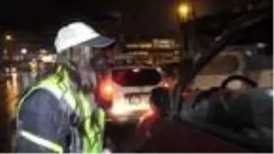 Dolmuş sürücüsü yüzünden yasağa takılan yolcuya 3 bin 150 TL ceza kesildi Dolmuş sürücüsü yüzünden yasağa takılan yolcuya 3 bin 150 TL ceza kesildi