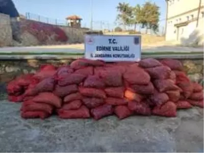 Son dakika haberi | Edirne'de 600 bin TL'lik 3 ton kum midyesi ele geçirildi Son dakika haberi | Edirne'de 600 bin TL'lik 3 ton kum midyesi ele geçirildi