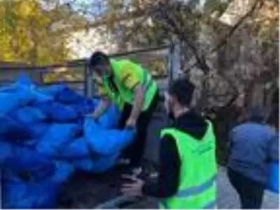 Edirne'de ailelere kömür yardımı yapıldı Edirne'de ailelere kömür yardımı yapıldı