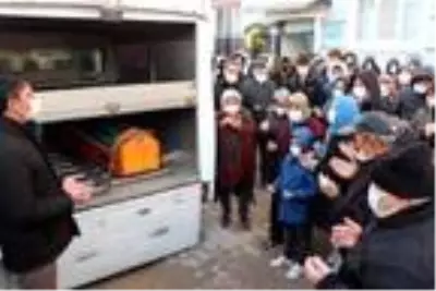 Eşinin öldürdüğü Nilay, gözyaşlarıyla son yolculuğuna uğurlandı Eşinin öldürdüğü Nilay, gözyaşlarıyla son yolculuğuna uğurlandı