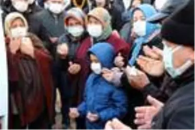 Eşinin öldürdüğü Nilay, gözyaşlarıyla son yolculuğuna uğurlandı Eşinin öldürdüğü Nilay, gözyaşlarıyla son yolculuğuna uğurlandı