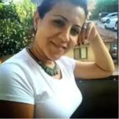 Eşinin öldürdüğü Nilay, gözyaşlarıyla son yolculuğuna uğurlandı Eşinin öldürdüğü Nilay, gözyaşlarıyla son yolculuğuna uğurlandı