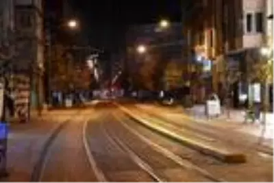 Eskişehir'de yasak başladı, sokaklar boşaldı Eskişehir'de yasak başladı, sokaklar boşaldı