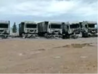 Garajda park halindeki 5 TIR, yangında kullanılamaz hale geldi Garajda park halindeki 5 TIR, yangında kullanılamaz hale geldi