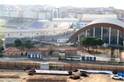 Gebze'de yeni futbol sahasının inşasına başlandı Gebze'de yeni futbol sahasının inşasına başlandı