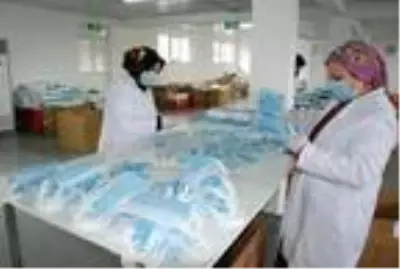 Günde 300 bin maske üreterek, yurt dışına ihraç ediyorlar Günde 300 bin maske üreterek, yurt dışına ihraç ediyorlar