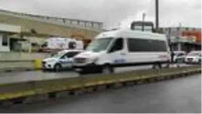 Hafriyat kamyonunun altında kalan işçi hayatını kaybetti Hafriyat kamyonunun altında kalan işçi hayatını kaybetti
