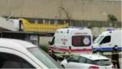 Hafriyat kamyonunun altında kalan işçi hayatını kaybetti Hafriyat kamyonunun altında kalan işçi hayatını kaybetti