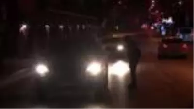 Hafta içi kısıtlamasının başlamasıyla cadde ve sokaklar boşaldı, Eskişehir'de sessizlik hakim oldu Hafta içi kısıtlamasının başlamasıyla cadde ve sokaklar boşaldı, Eskişehir'de sessizlik hakim oldu