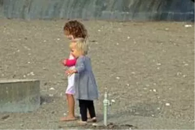 Hafta sonu sokağa çıkma kısıtlamasını duyan soluğu sahilde aldı Hafta sonu sokağa çıkma kısıtlamasını duyan soluğu sahilde aldı