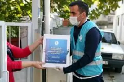 İşyeri kapatan esnaf ve çalışanına gıda kolisi yardımı İşyeri kapatan esnaf ve çalışanına gıda kolisi yardımı