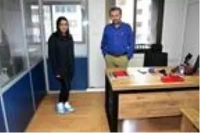İzmir depreminden yeni görüntü; kahvesini içti, sakinliğiyle dikkati çekti İzmir depreminden yeni görüntü; kahvesini içti, sakinliğiyle dikkati çekti