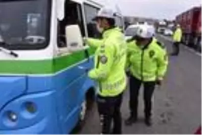 Son dakika haberleri! Kar yağışının olduğu Tekirdağ'da, kış lastiği denetimi Son dakika haberleri! Kar yağışının olduğu Tekirdağ'da, kış lastiği denetimi
