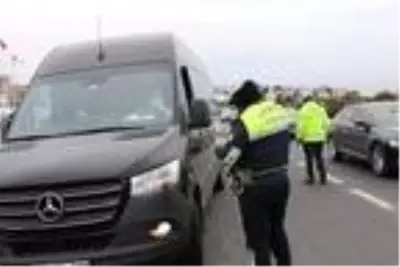 Son dakika haberleri! Kar yağışının olduğu Tekirdağ'da, kış lastiği denetimi Son dakika haberleri! Kar yağışının olduğu Tekirdağ'da, kış lastiği denetimi