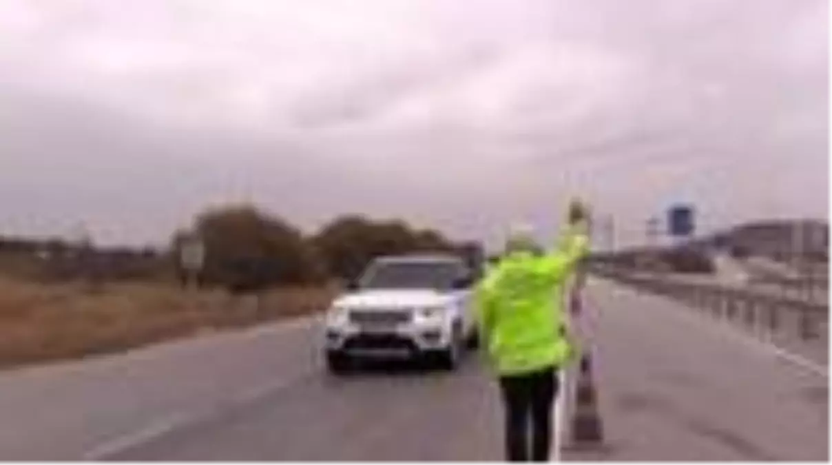 KIRIKLALE - 'Kilit kavşak' Kırıkkale'de kış lastiği denetimi yapıldı