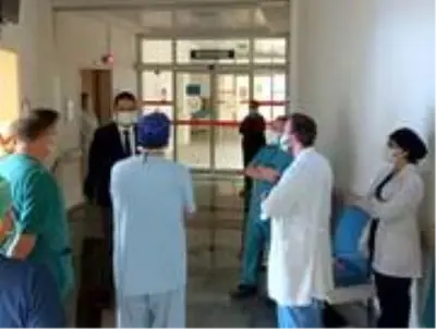 Koronavirüs tedavisi tamamlanan Eskişehir İl Sağlık Müdürü Prof. Dr. Uğur Bilge görevine yeniden başladı Koronavirüs tedavisi tamamlanan Eskişehir İl Sağlık Müdürü Prof. Dr. Uğur Bilge görevine yeniden başladı