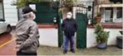 Son dakika gündem: Koronavirüsü yenen esnaf, balkona çıkıp maske takmayanları uyarıyor Son dakika gündem: Koronavirüsü yenen esnaf, balkona çıkıp maske takmayanları uyarıyor