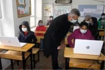 Köy okulu öğrencilerine mobil hizmet